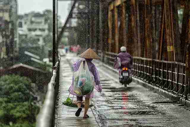 探花多维互动关系构建｜风格转换测试剪辑逻辑分明节奏紧凑