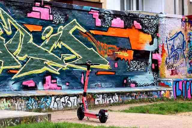 鉴黄师电脑版AI辅助系统实际表现评估|高频违规类型分析仍需人工配合